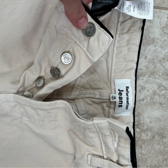 Reformation Cynthia High Rise Straight Jean Size 28 Cream And Black - Picture 5 of 8